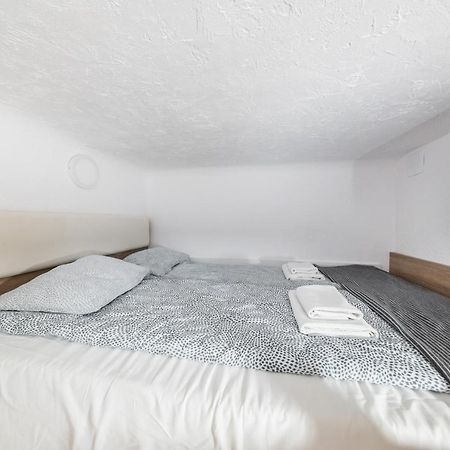 Micro Apartments 2,5 Qm - Najmniejsze Apartamenty Swiata 2,5 Mkw Krakow Dış mekan fotoğraf