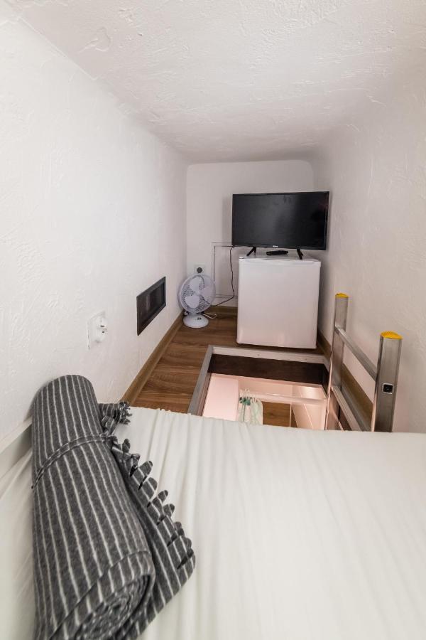 Micro Apartments 2,5 Qm - Najmniejsze Apartamenty Swiata 2,5 Mkw Krakow Dış mekan fotoğraf