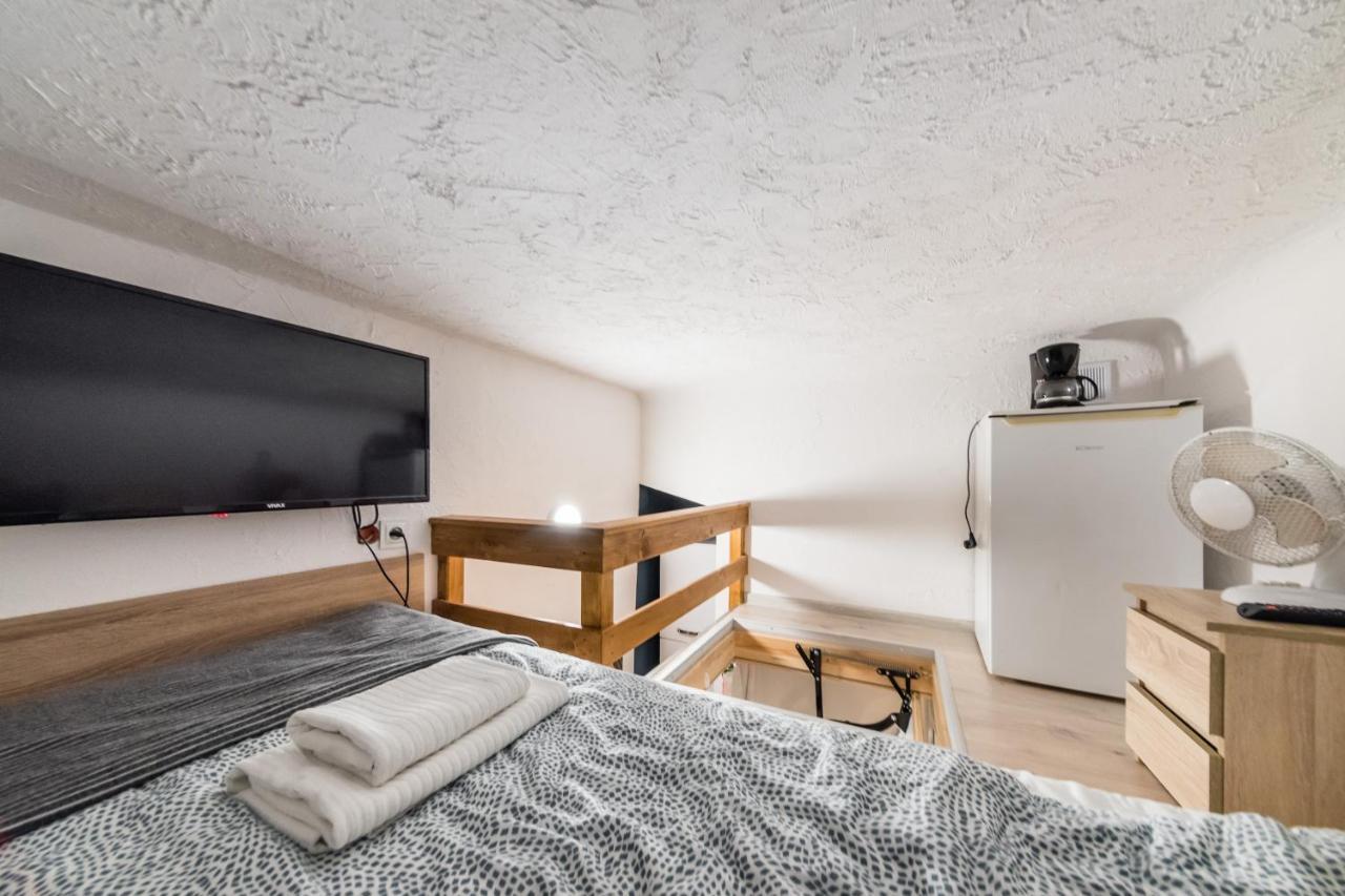 Micro Apartments 2,5 Qm - Najmniejsze Apartamenty Swiata 2,5 Mkw Krakow Dış mekan fotoğraf