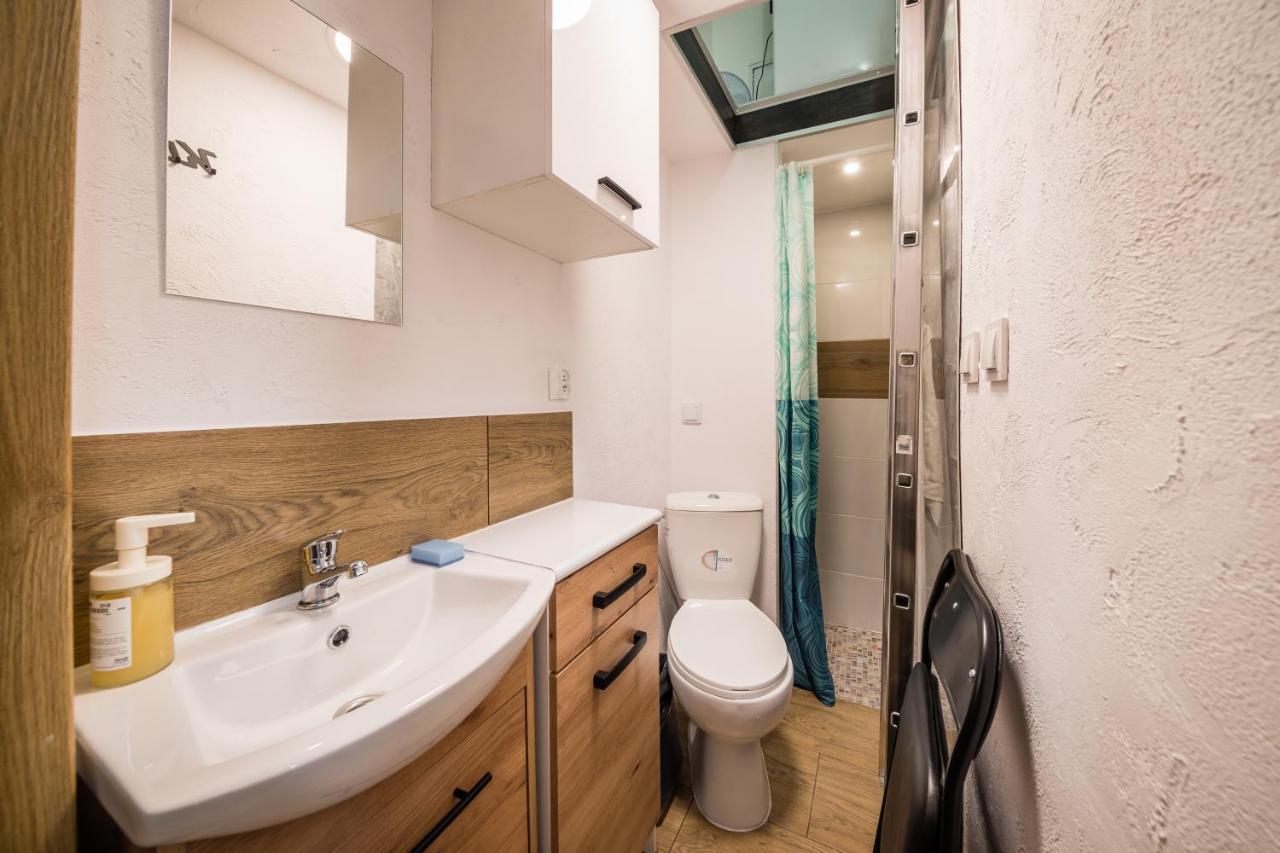 Micro Apartments 2,5 Qm - Najmniejsze Apartamenty Swiata 2,5 Mkw Krakow Dış mekan fotoğraf