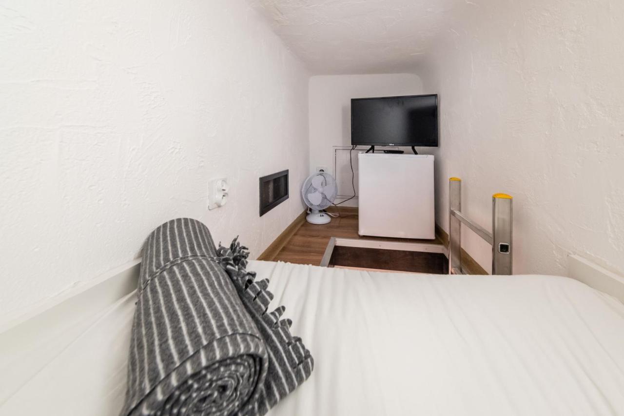 Micro Apartments 2,5 Qm - Najmniejsze Apartamenty Swiata 2,5 Mkw Krakow Dış mekan fotoğraf