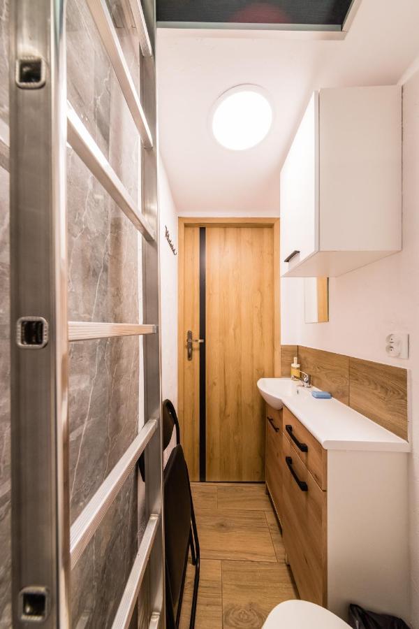 Micro Apartments 2,5 Qm - Najmniejsze Apartamenty Swiata 2,5 Mkw Krakow Dış mekan fotoğraf