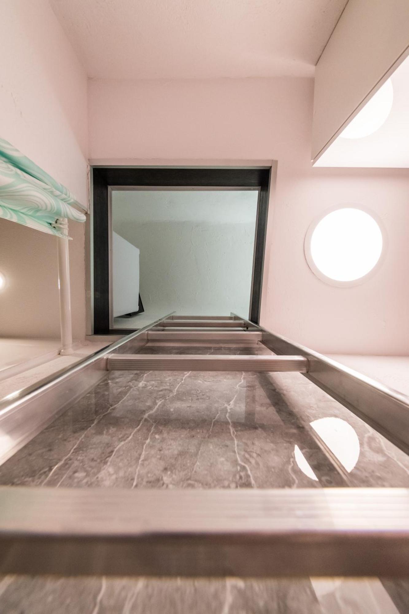 Micro Apartments 2,5 Qm - Najmniejsze Apartamenty Swiata 2,5 Mkw Krakow Dış mekan fotoğraf